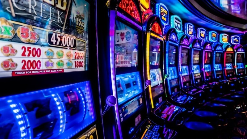 How do loyalty systems work in online casinos?